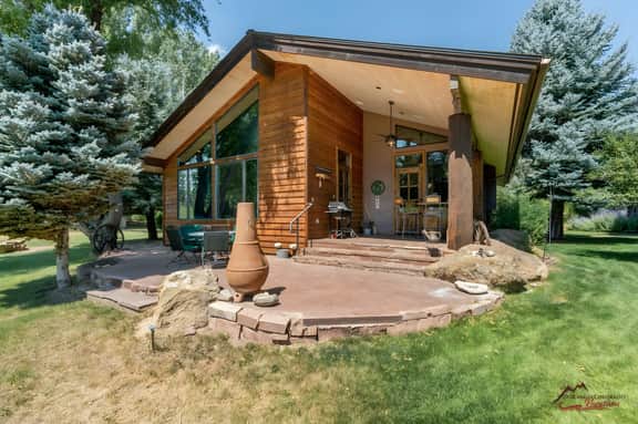 Pine & Pond Retreat